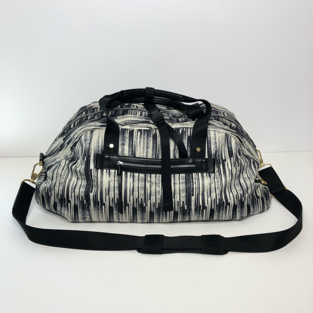 Lululemon All You Need Duffel Gym Yoga Travel Bag